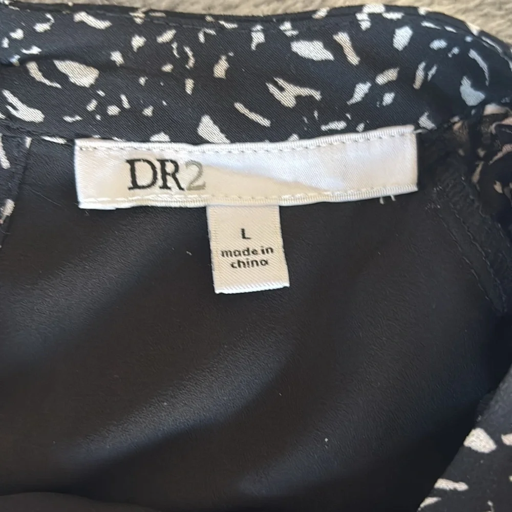 DR2 by Daniel Rainn Crew Neck Pleat Top in Black Size Large EUC